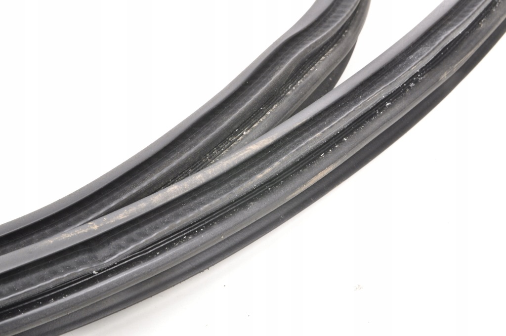 фото №2, Bmw 1 f40 прокладка дверь правый перед