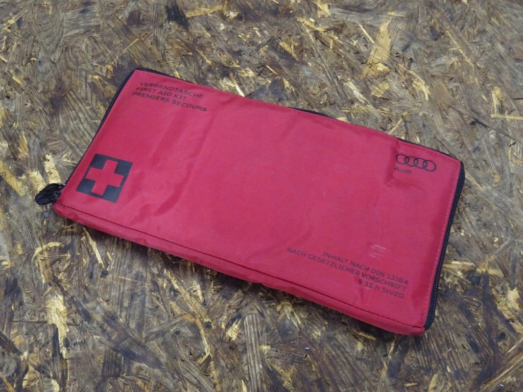 фото №1, Audi a4 b8 8k a5 8t аптечка 8k0860282d