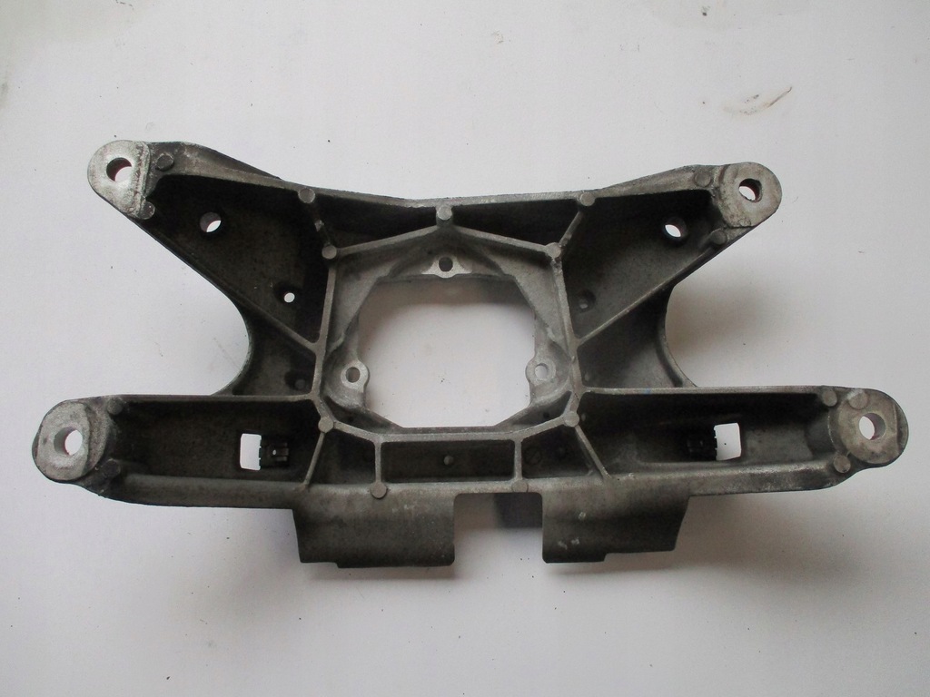 фото №1, Кронштейн подушка porsche macan 3,6tfsi 8k0399263