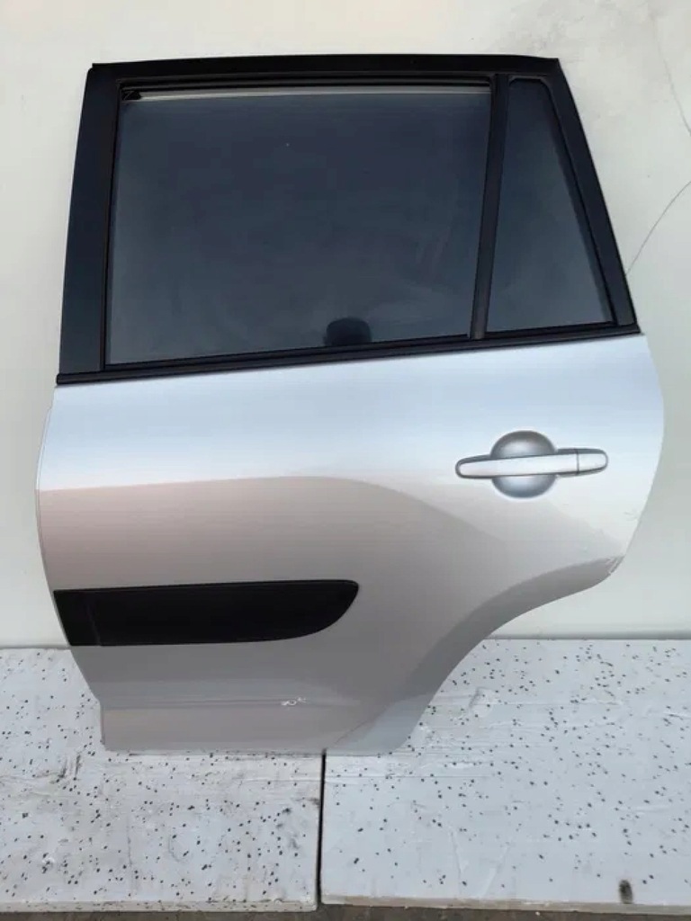 фото №8, Дверь крышка багажника задняя задняя toyota rav4 iii 2.2d4d