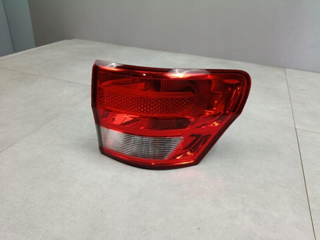 Купити Jeep grand cherokee wk2 10-14 фара праві задні 62694