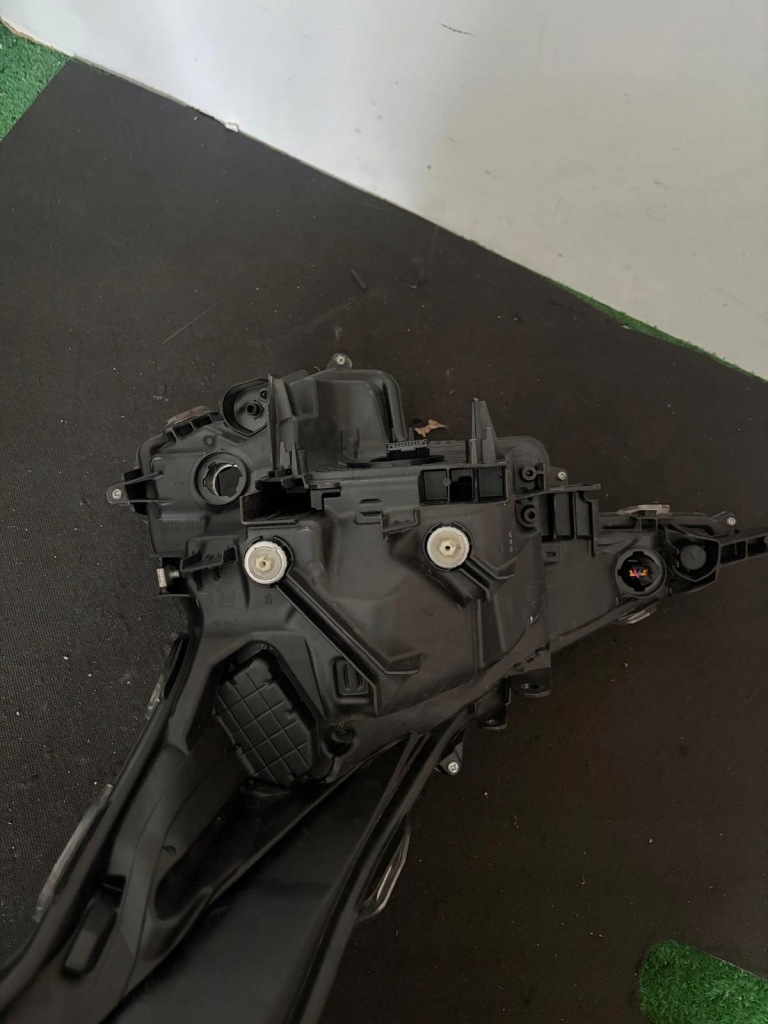 Фара правый  фара правый toyota prius 4 iv full led оригинал Оригинал