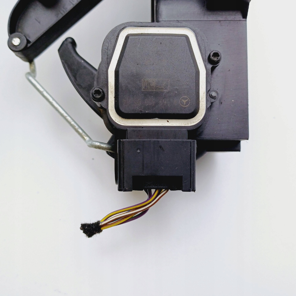 Купити Потенціометр газу mercedes benz a w169 1.7 бензин a1693000304 nr47