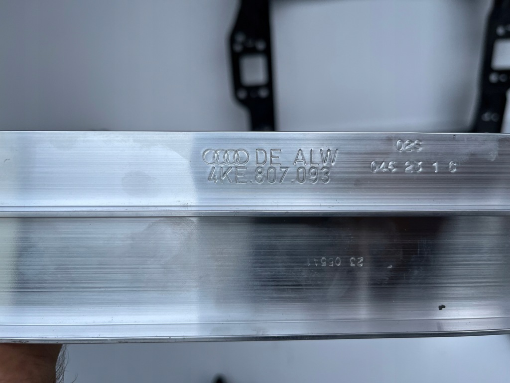 Купити Ремінь перед балка радіатор audi e-tron 4ke