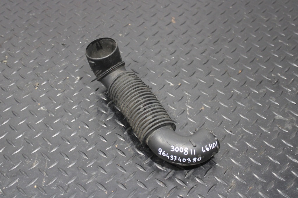 фото №1, Труба шланг воздуха peugeot 3008 ii 2 9643740380