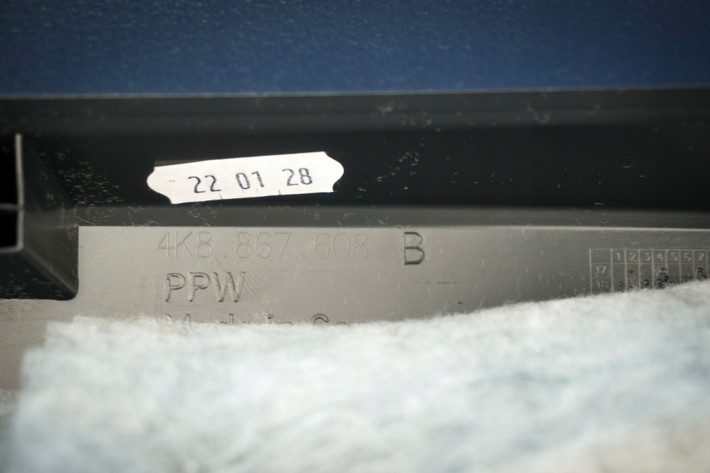 фото №7, Обивка крышки багажника audi a7 4k8 4k8867608b