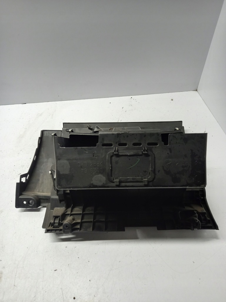 фото №4, Бардачок пасажира mazda оригінальний номер cc2964161