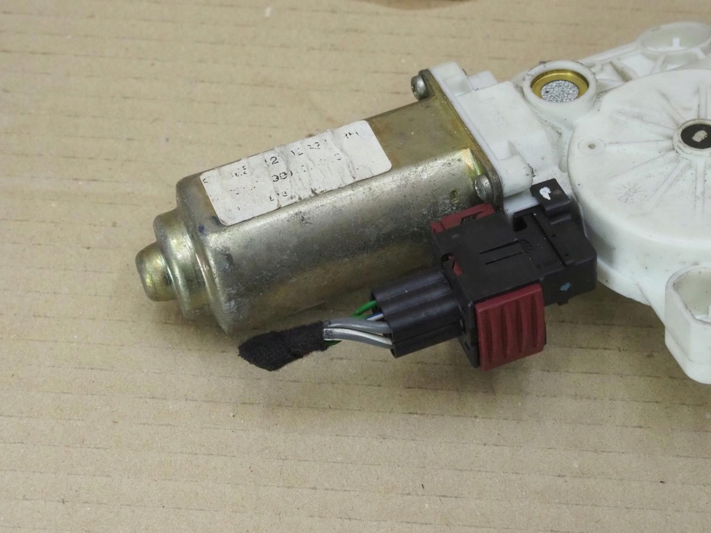 Моторчик стекло правая  задний saab 9-3 93 2 2004r 6pin в Украине