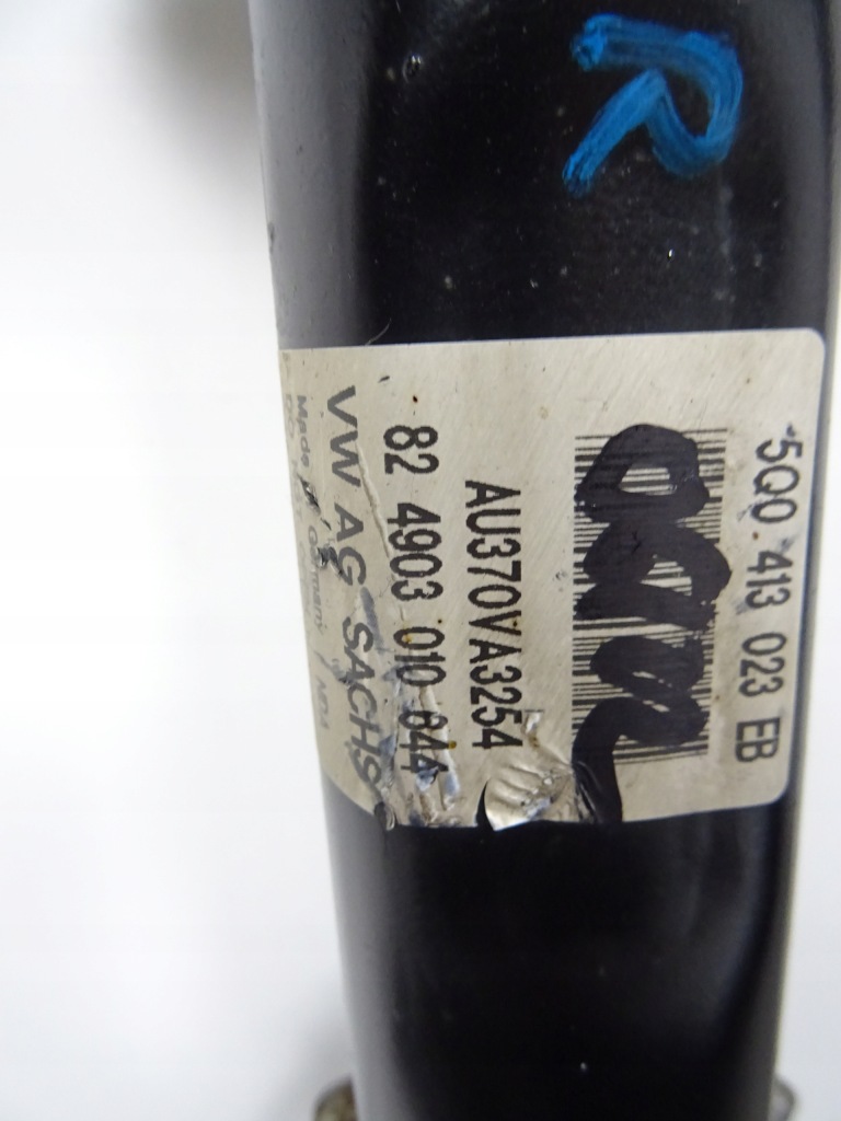 Audi a3 8v рестайлинг  амортизатор поворотный кулак правая 5q0256r 5q0413023eb Цена