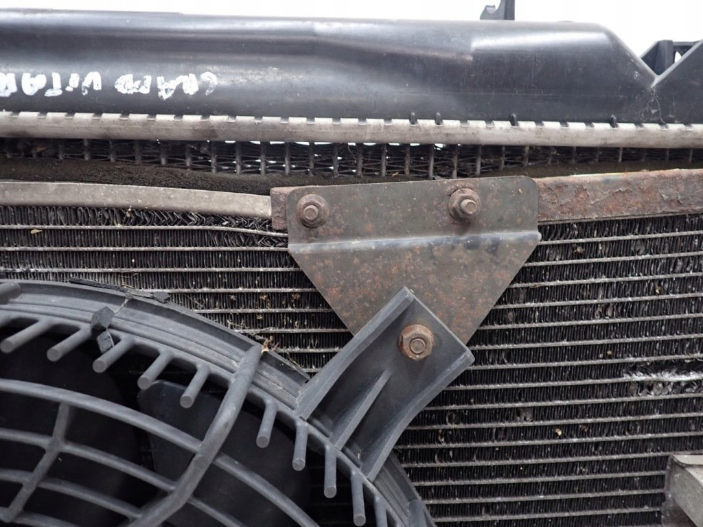 Комплект радіатор вентилятор woda кондиціонер оригінал  grand vitara xl 1 2.7i 127kw Зі Шроту