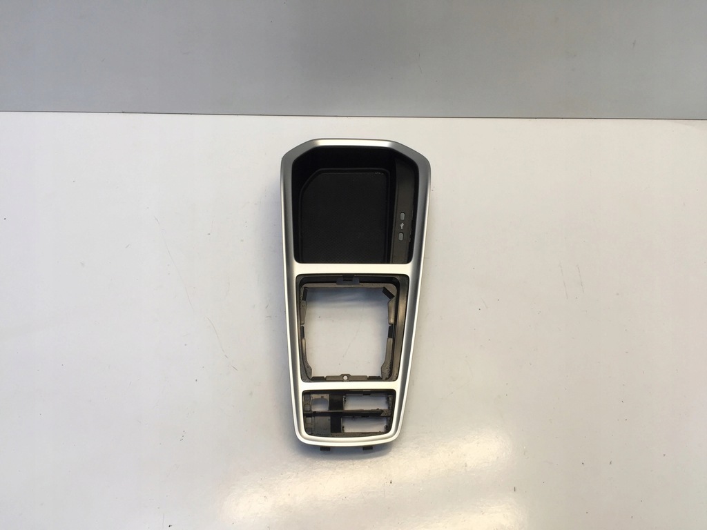 фото №1, Skoda scala рамка панель средний переключения передач