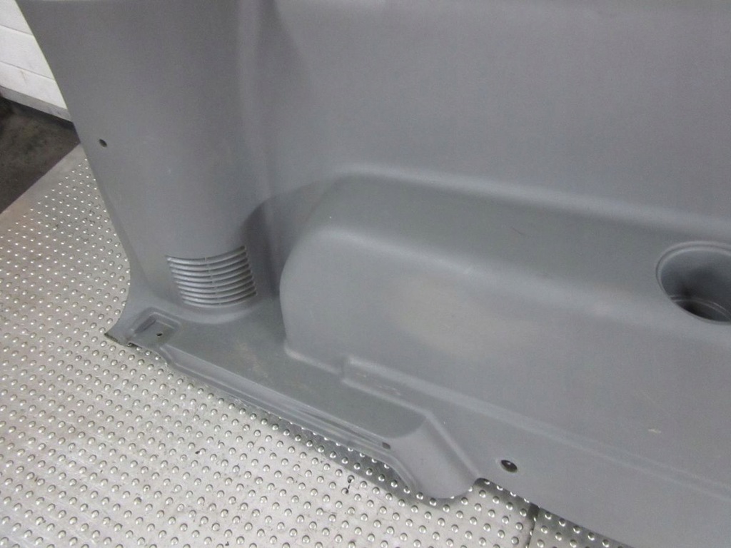 фото №7, Dodge durango ii 2005 обшивка багажника задняя