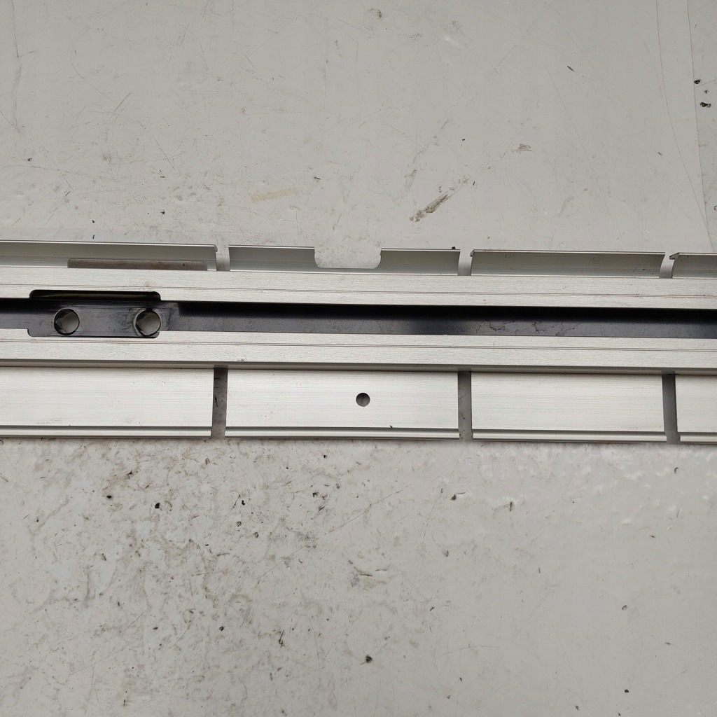 фото №10, Bmw x4 f26 g01 молдинг направляющая направляющая багажника правая 2704748 003320002600