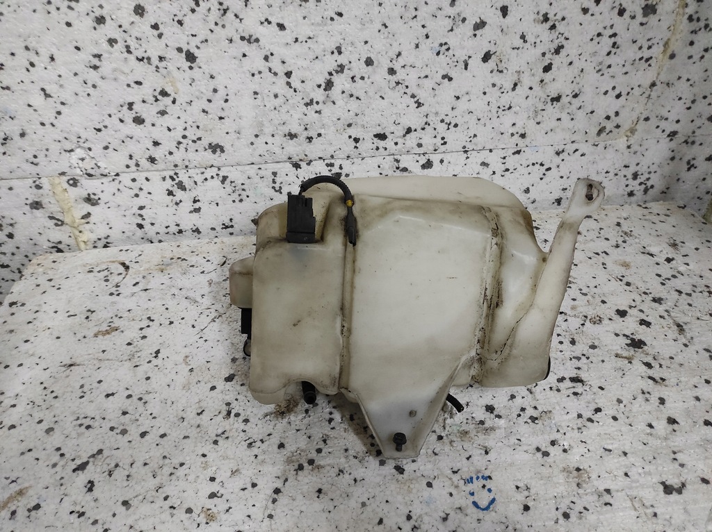 фото №1, Volov v50 s40 c30 бачок омивача помпа