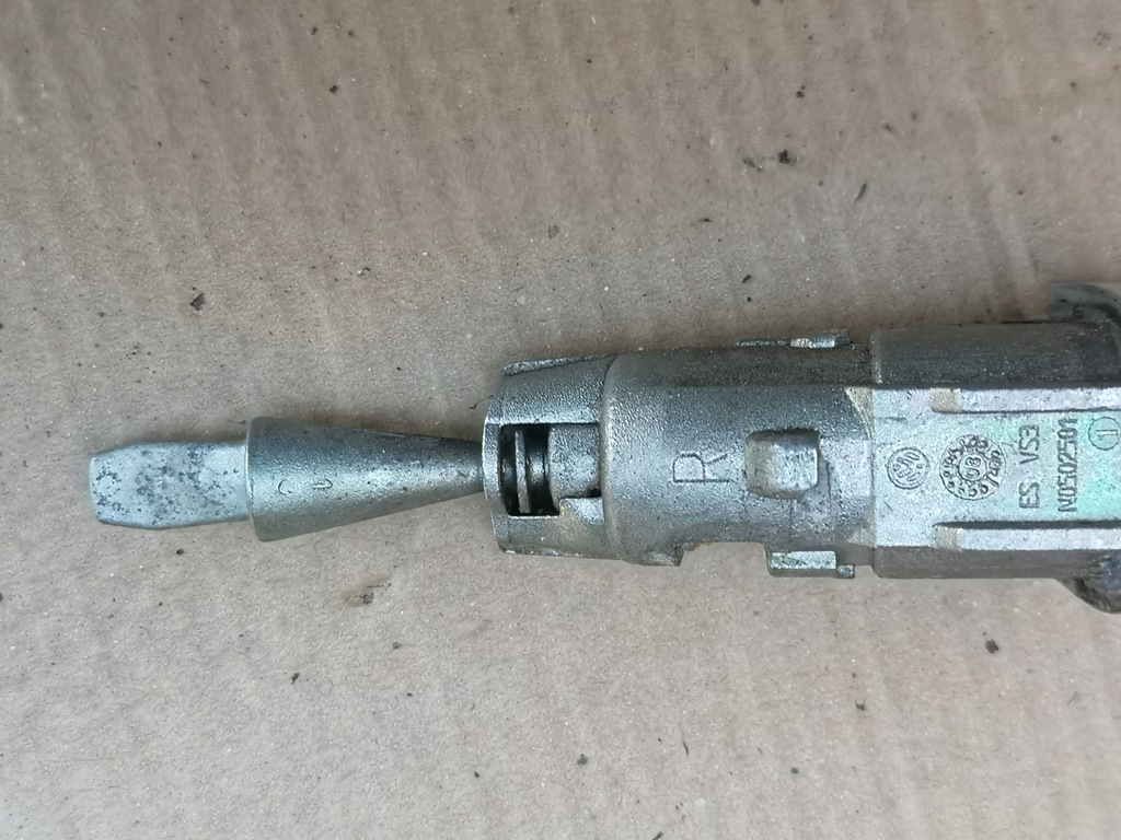 фото №6, Вкладка замок дверь vw eos правая 1q0837168a