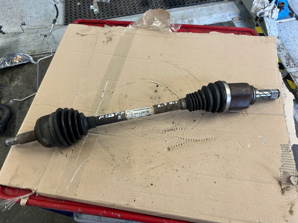 фото №1, Renault megane iii lift 1,5 dci привідний вал ліва 391013387r