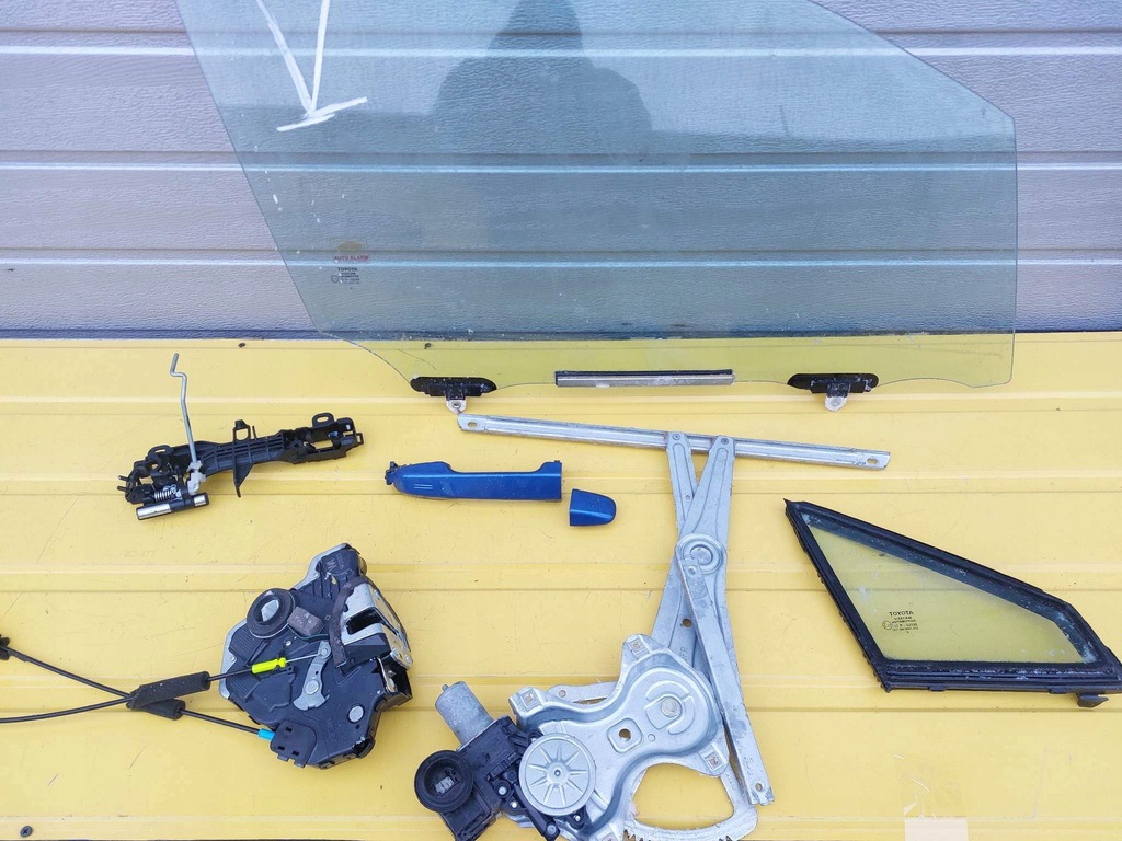 фото №2, Toyota chr двері правий перед замок ручка