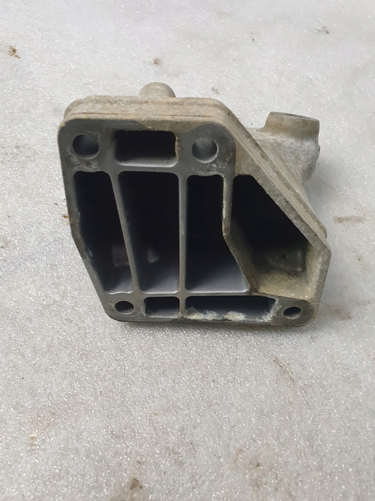 фото №3, Кронштейн двигуна mercedes r w251 3.0 cdi