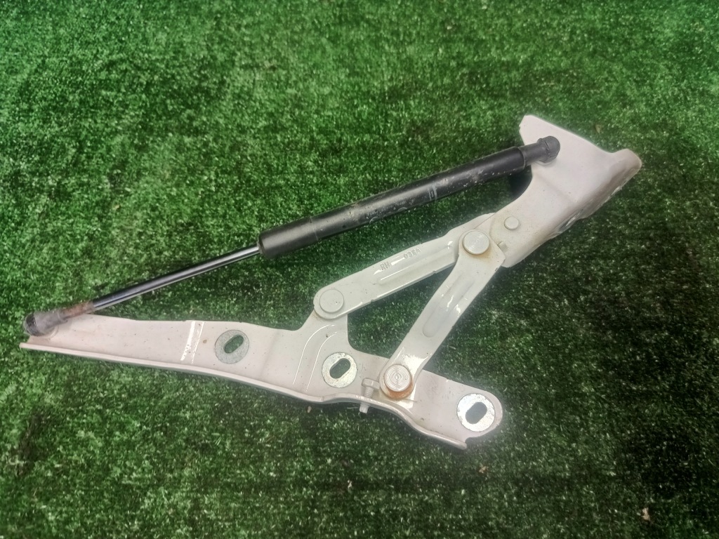 фото №1, Opel cascada петля багажника правый 13437376