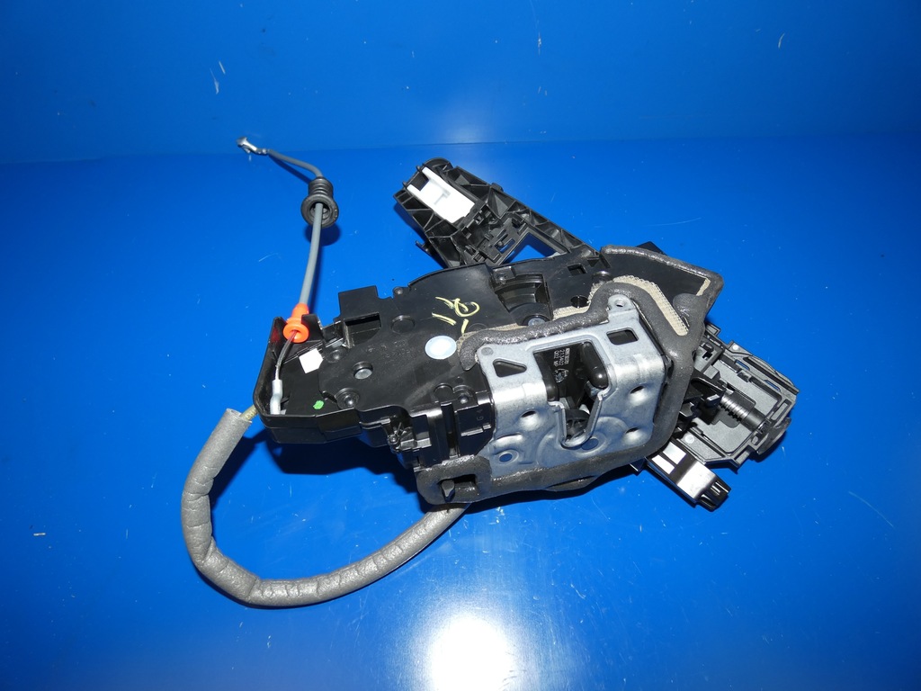 фото №1, Mercedes a w177 замок двері правий задня