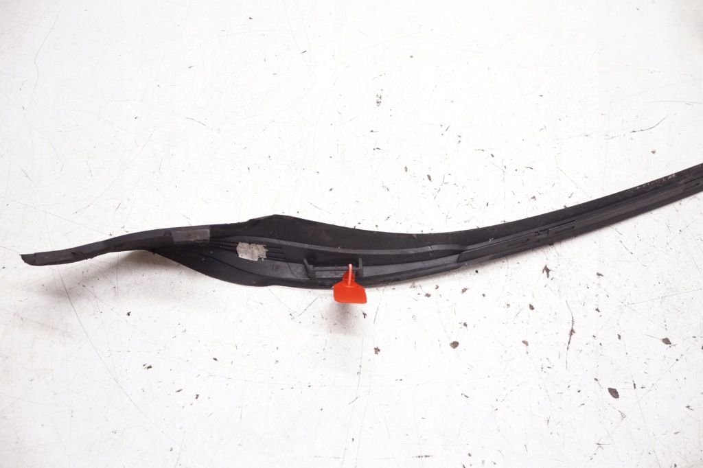 Volvo v60 1 s60 2 молдинг стекло лобовое правый  перед передняя 31416141 Недорого