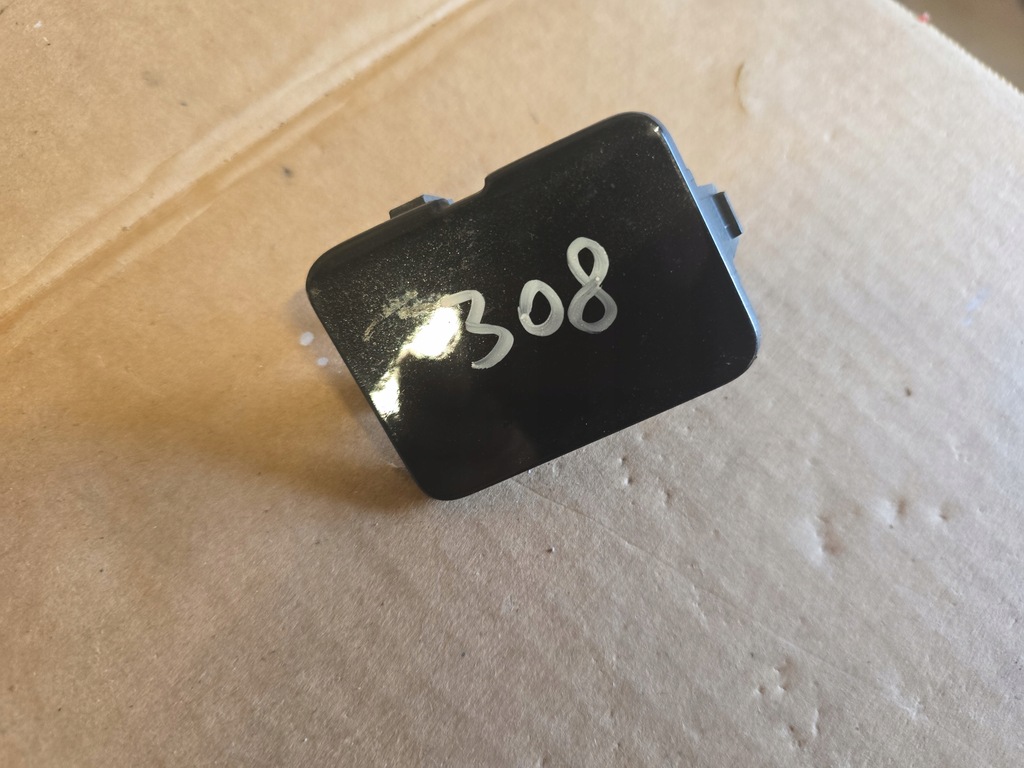 фото №1, Dacia sandero ii lift 16-18r- заглушка фаркоп бампера перед 511802873r