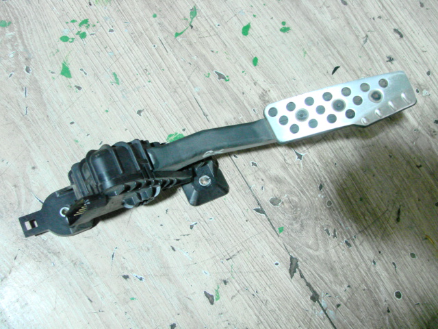 фото №1, Потенциометр mazda rx-8 198800-3080