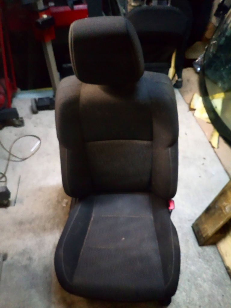 фото №1, Toyota auris ii сиденье правый перед