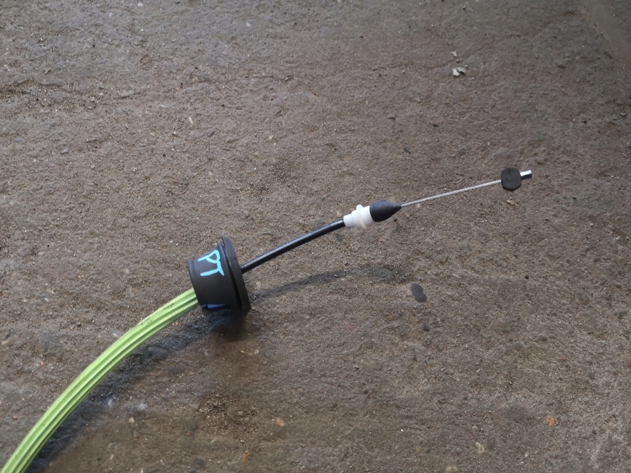 фото №4, Audi a8 d3 трос тяга замка правый задняя