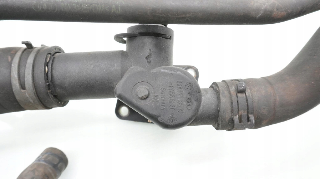 фото №4, Audi a3 8p 1.6 b waz woadny шланг радиатора 06a121133al bse