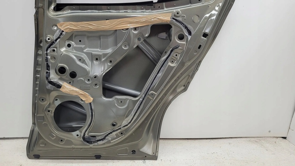 фото №13, Toyota yaris cross 20+ двері задня задні праве fv