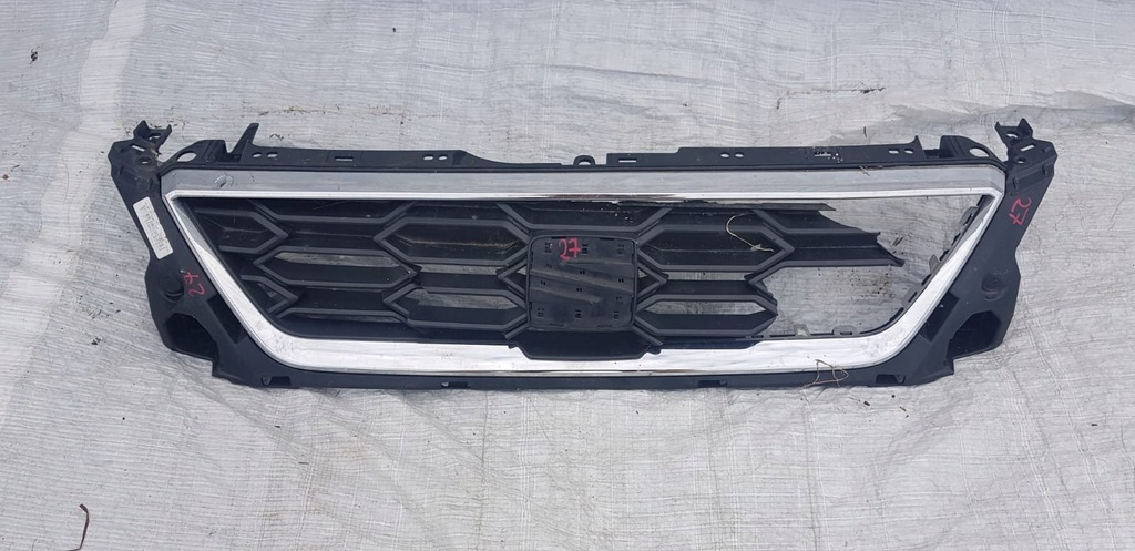 фото №1, Seat ibiza v 6f0 16-20 решётка радиатора решётка радиатора хром