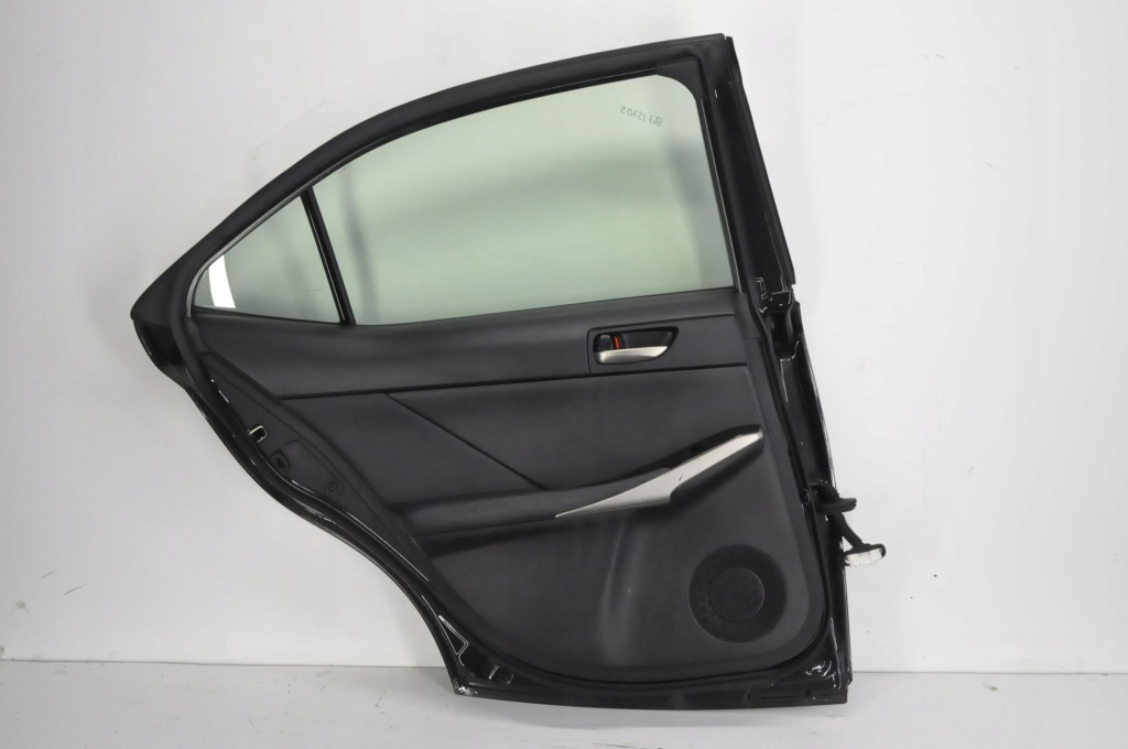 Lexus is 3 дверь левое  задняя задняя 223 Киев