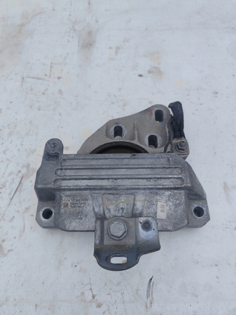 фото №1, Mercedes glb 247 кронштейн подушка коробки