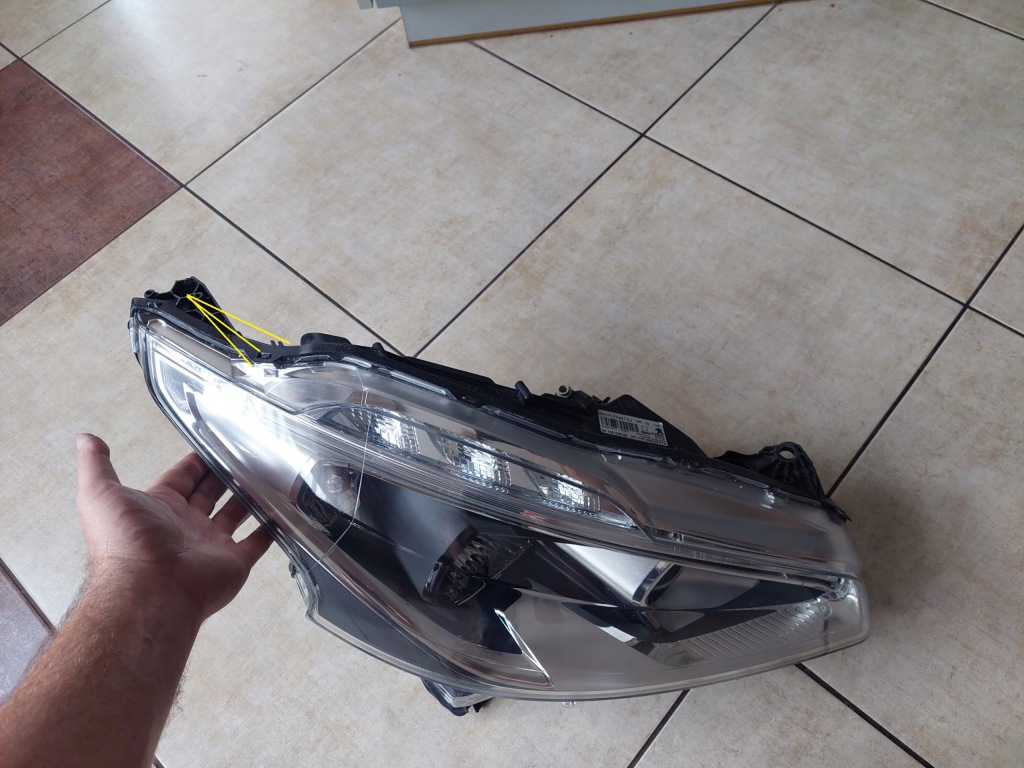 фото №5, Правая лампа - линза - led - peugeot 208 - lift - 15-18
