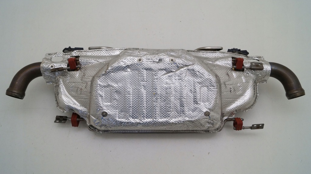 фото №1, Aston martin db11 jy53 5230 ab 16- гаситель выхлоп