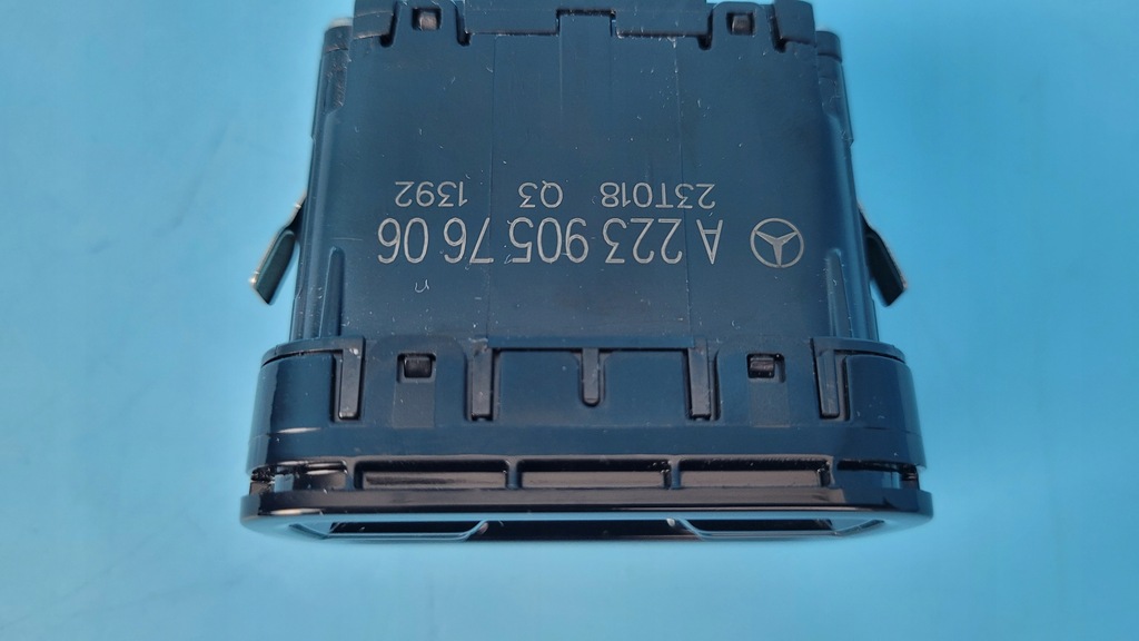 фото №12, Mercedes eqe 350+ 23r переключатель выключатель тормоза стояночного a2239057606