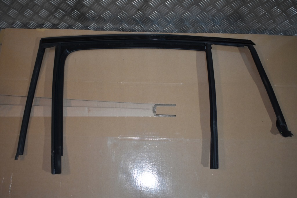 фото №1, Idealna рамка молдинг двері задня ліва mercedes c167 coupe 1