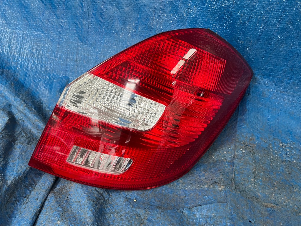 фото №1, Skoda fabia 5j0 правая задняя лампа