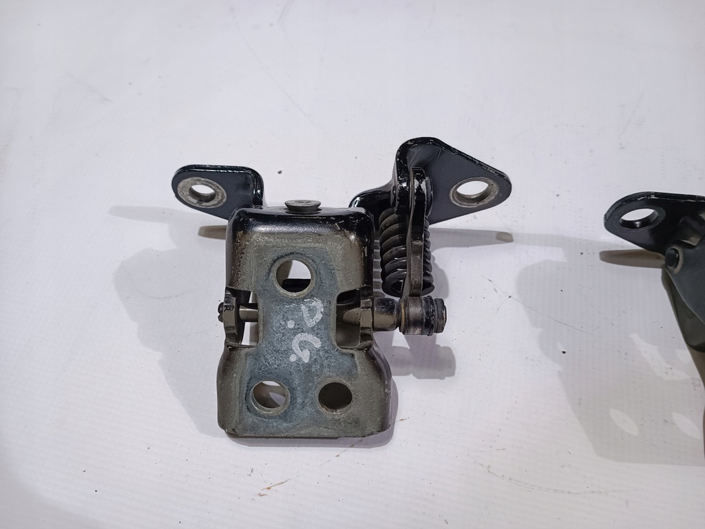 фото №6, Петлі двері правих праве kpl challenger 2008+