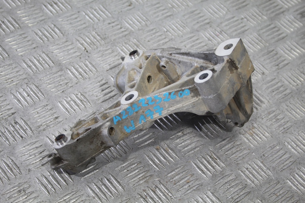 фото №1, Кронштейн підпора піввісь a-klasa w177 a2822232600