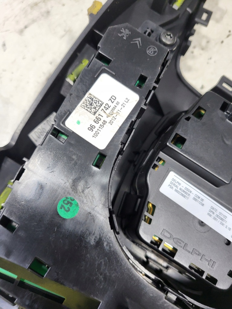 фото №9, Dekor панель средний citroen ds5 96661742zd 9802390877