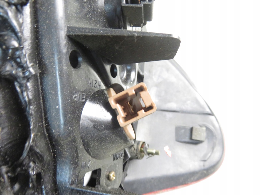 фото №9, Лампа права задня nissan almera ii n16 крила sedan