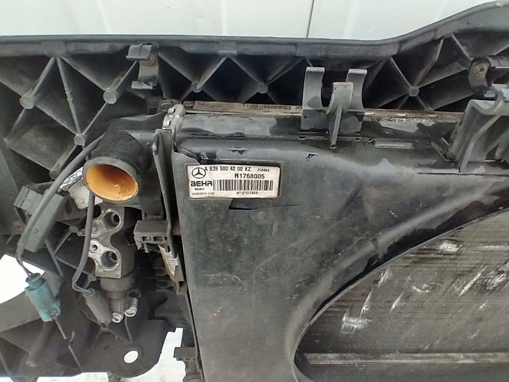 фото №11, Mercedes vito w639 автоматическая коробка передач 3.0 pas передний радиатор комплект a6395004200