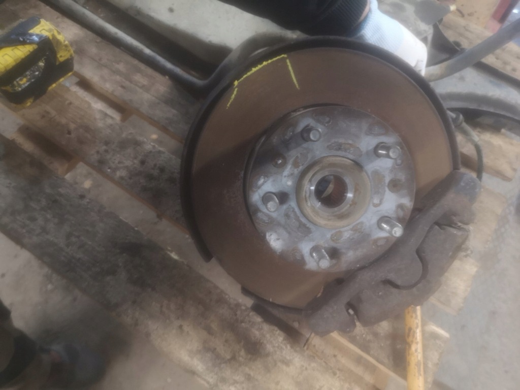 фото №1, Land rover freelander i 2.0 d поворотный кулак левая