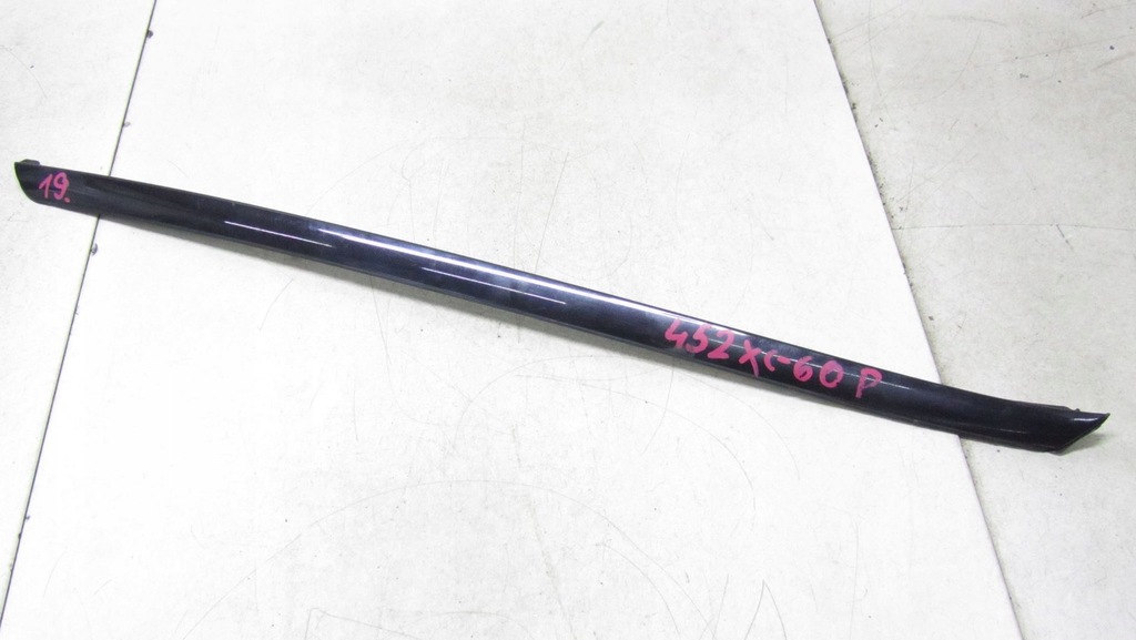 фото №1, Volvo xc60 молдинг лобовое правая 452- 08-13