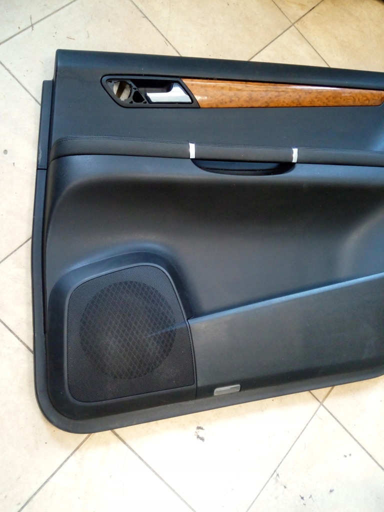 фото №3, Обивка дверь mercedes r-klasa w251 long oryg.