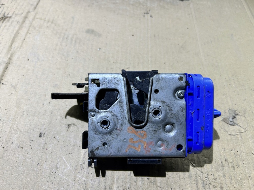 фото №1, Замок дверь правый задняя audi a3 8l 8d0839016a