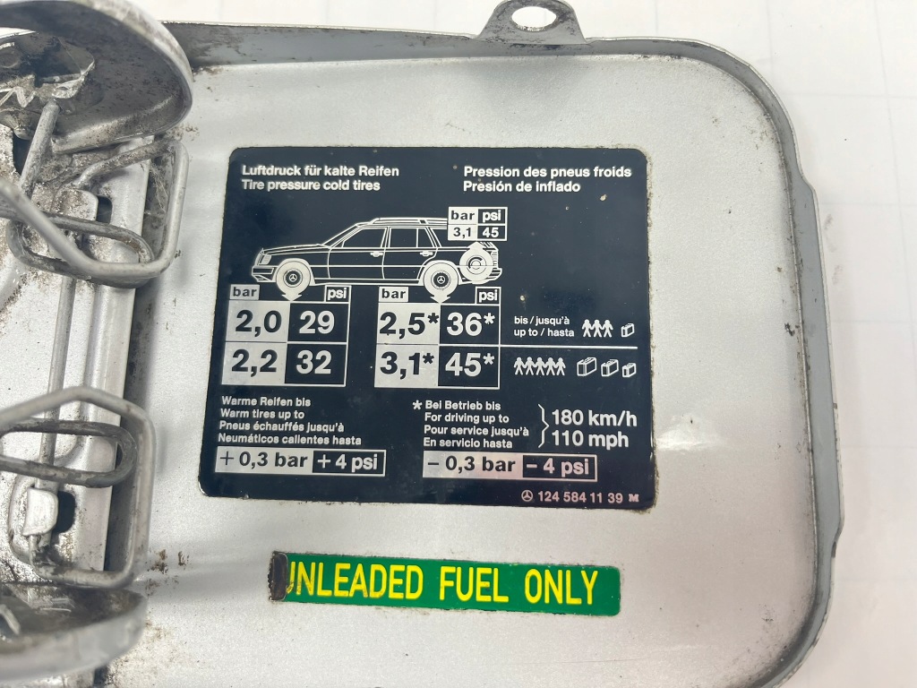 Кришка заливної пального mercedes w124 універсал s124 1245841039 срібляста Київ