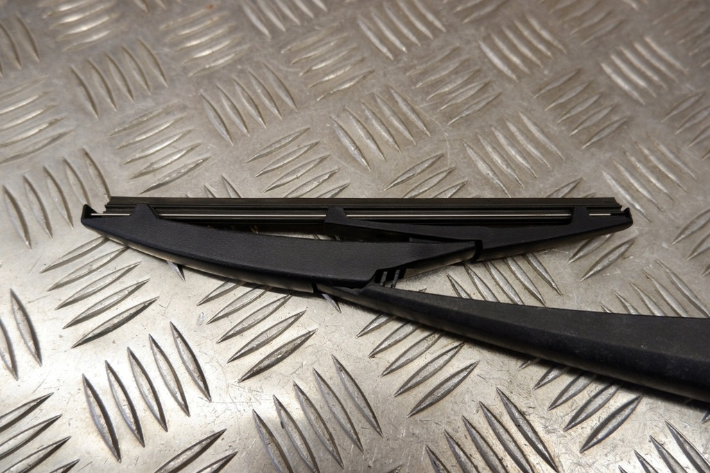 фото №7, Рычаг дворники крышки toyota auris _e18_ 8524102060 1.8l hybrid 73kw